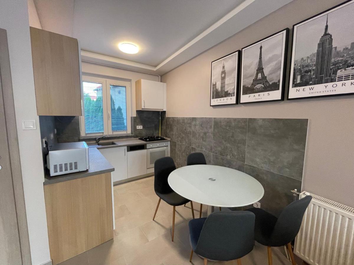 Lara Lux Apartment ハイデゥソボスロー エクステリア 写真