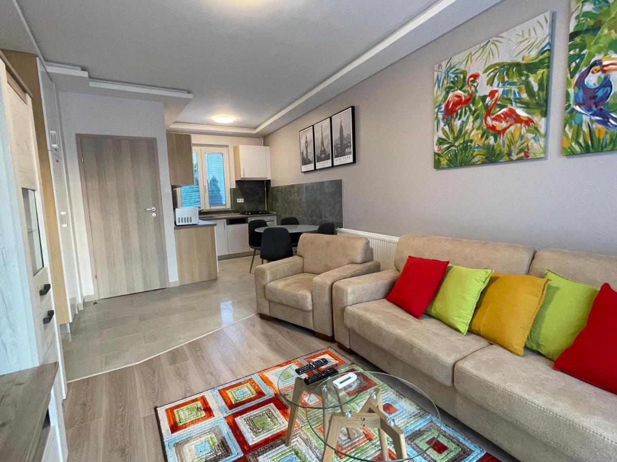 Lara Lux Apartment ハイデゥソボスロー エクステリア 写真