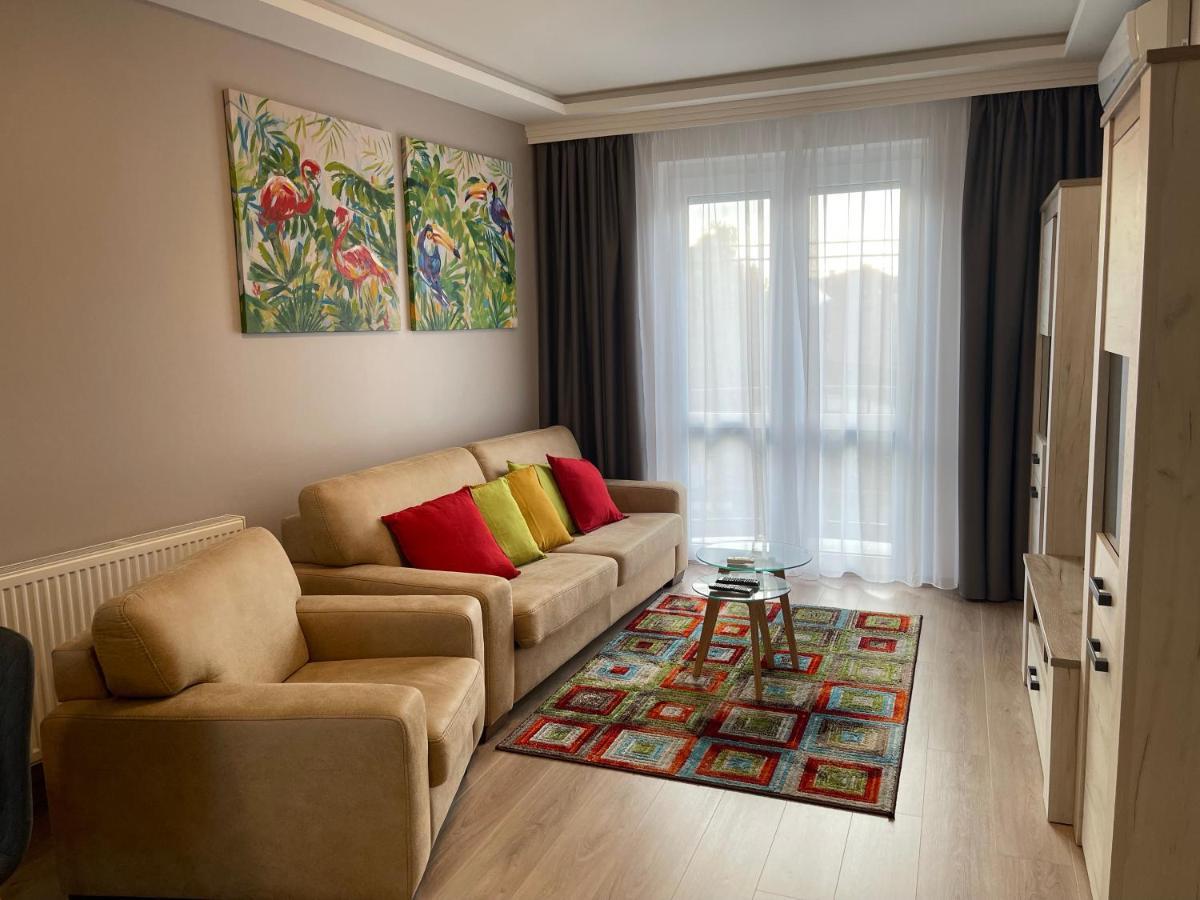 Lara Lux Apartment ハイデゥソボスロー エクステリア 写真